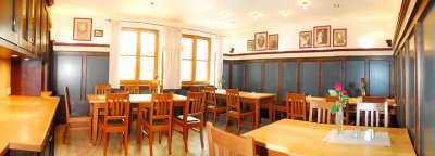 Nebenraum für kleinere Familienfeiern Nebenraum für kleinere Familienfeiern